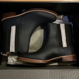 New Lucchese All-Weather Ladies Garden Boot in Navy size 9 M